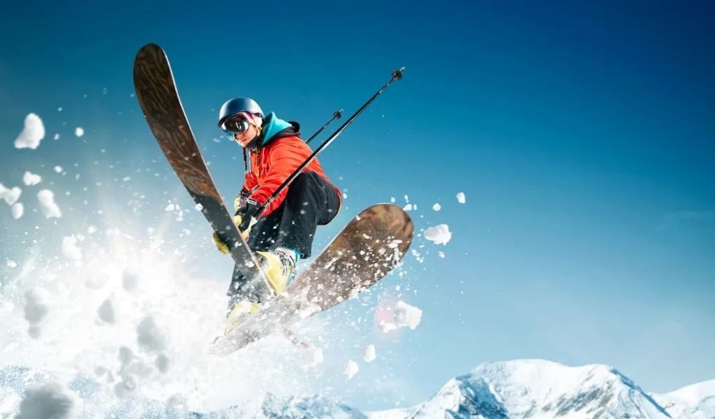 I migliori sci all mountain per tutti i tipi di sciatori