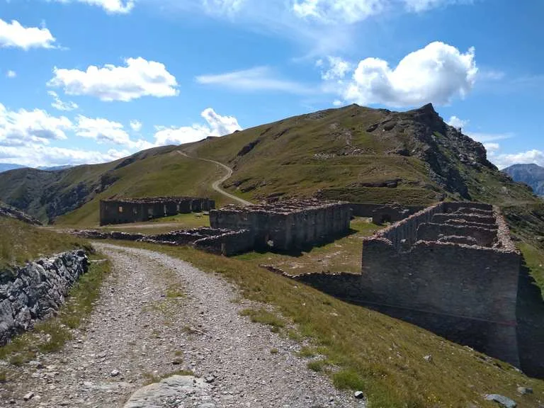Scopri Forte Gran Serin: itinerari MTB tra storia e natura a %location%