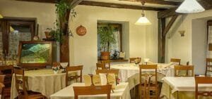 Scopri la cantina degli alpini: cucina tipica e panorami mozzafiato a Cesana Torinese