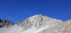 Scopri la ferrata dello Chaberton: avventura panoramica tra le nuvole