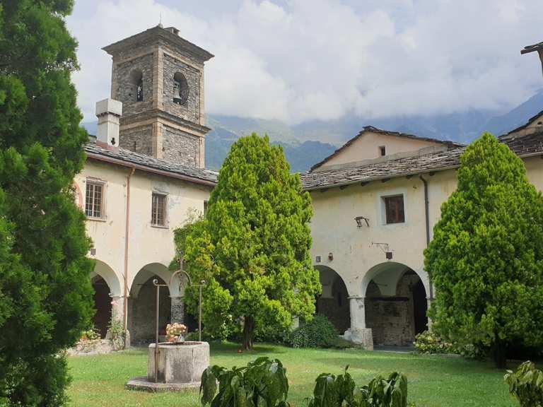 Scopri l'abbazia di Novalesa: trekking panoramici tra storia e natura