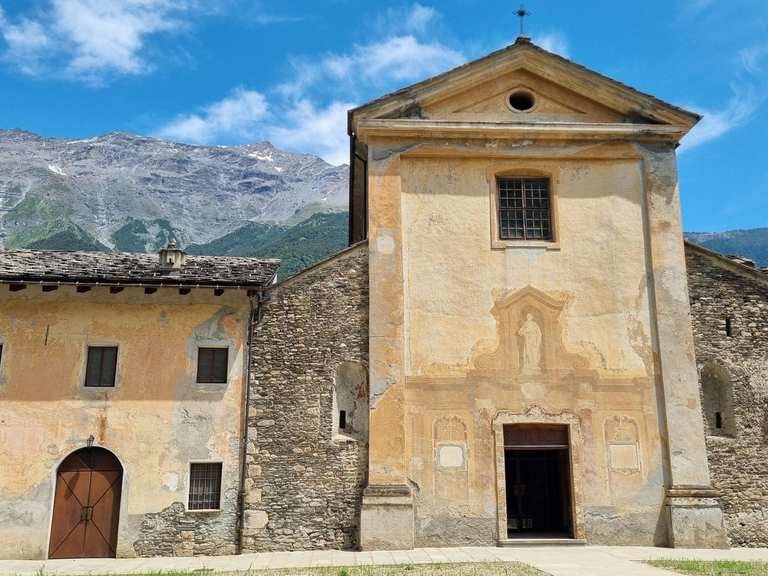Scopri l'abbazia di Novalesa: trekking panoramici tra storia e natura