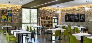 Scopri L'OM 'D FER: cucina tradizionale e accoglienza autentica a Sant'Ambrogio