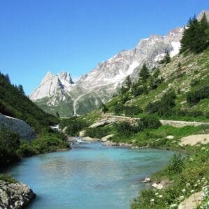 Lago del Miage: il misterioso bacino glaciale che incanta e commuove ai piedi del Monte Bianco
