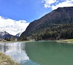 Lago di Brusson: l'oasi di pace e divertimento nel cuore della Val d'Ayas