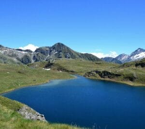 Laghi della Battaglia: il paradiso alpino della Val d'Ayas che incanta con un anello di specchi d'acqua cristallini