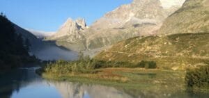 Scopri il lago di Combal: un gioiello naturale da esplorare nel 2025