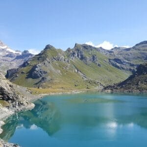 Lago di Gabiet: il gioiello alpino del Monte Rosa che incanta nella conca più spettacolare delle Alpi