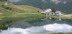 Scopri il Lago di Lod: il paradiso nascosto per escursionisti nel 2025