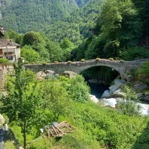 Sentiero dei Ponti e degli Orridi: un viaggio spettacolare tra canyon e storia alpina
