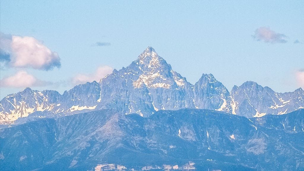 Trekking Monviso: le migliori escursioni sul Re di Pietra