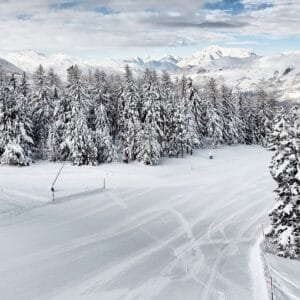 Pila Valle d'Aosta: la terrazza panoramica che incanta in ogni stagione tra sci e natura