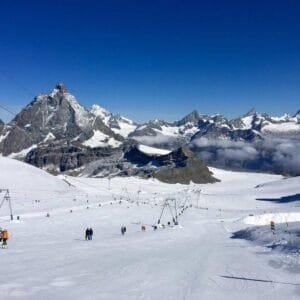 Pista Ventina Cervinia: La Discesa Panoramica del Cervino Ski Paradise